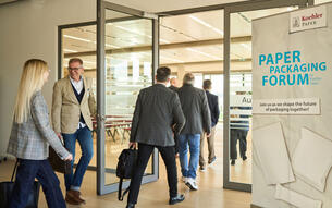 Teilnehmer der gesamten Wertschöpfungskette diskutierten gemeinsam die Zukunft papierbasierter Verpackungen